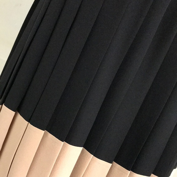 CRISTIAN DIOR Pleated Accents Silk Skirt. CHR0707-ID - Picture 8 of 13